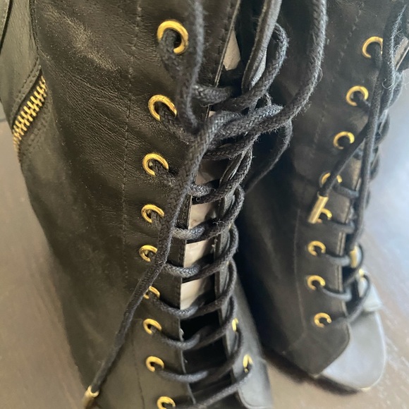 Black Steve Madden strap open toe booties - Picture 3 of 7